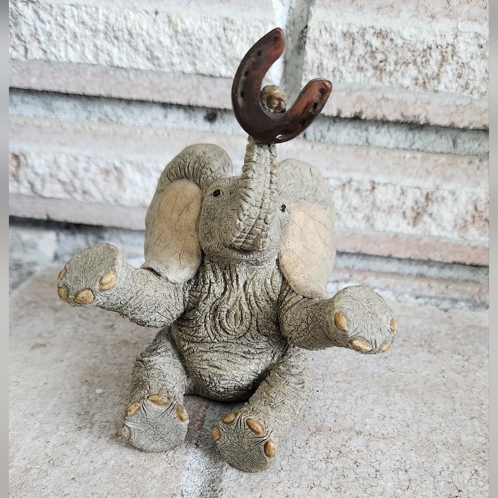 Elephant with horseshoe